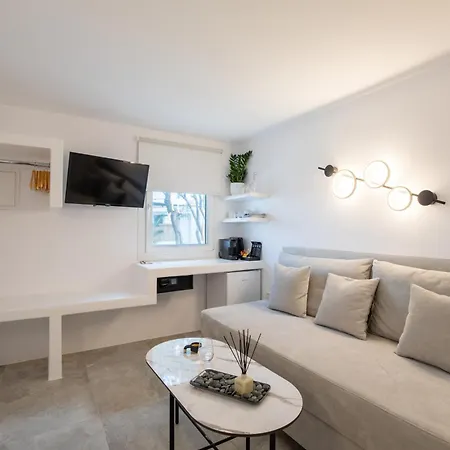 Mytheo Aparthotel